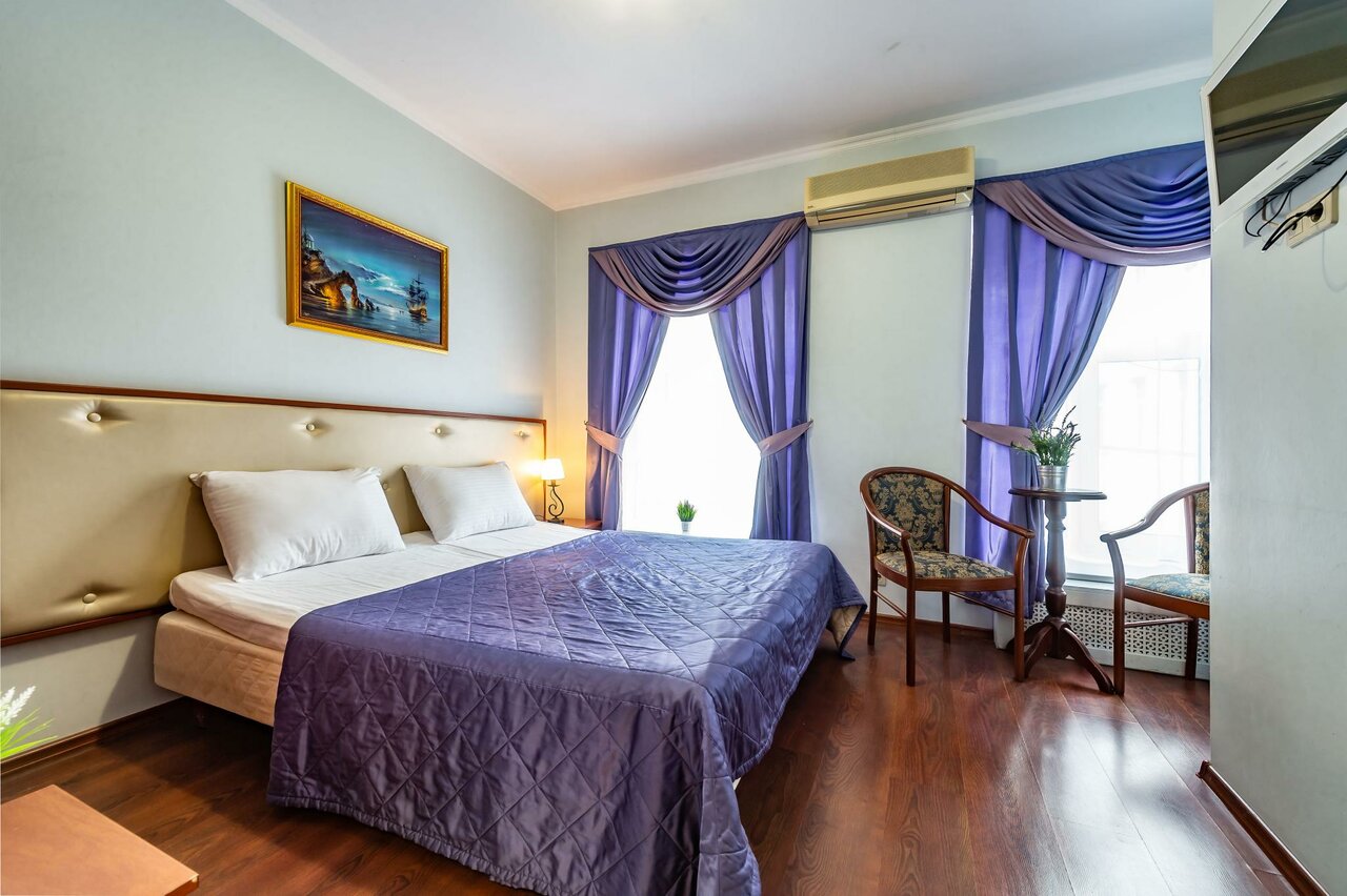 Гостиница Времена года Санкт-Петербург