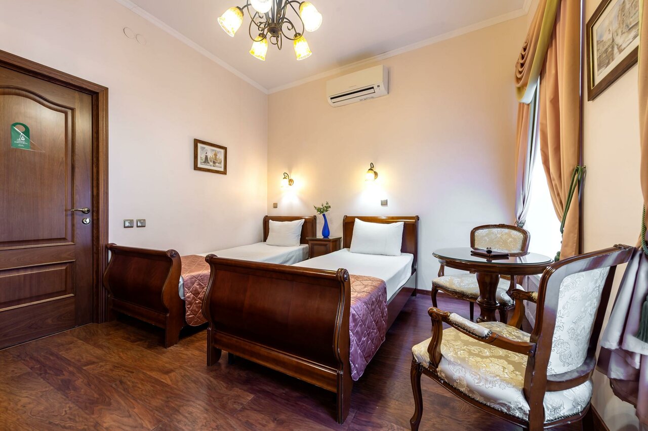 Гостиница Времена года Санкт-Петербург