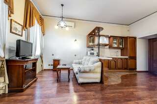 Гостиница Времена года Санкт-Петербург 2-комнатные апартаменты люкс с 2 односпальными и 1 двуспальной кроватью-6