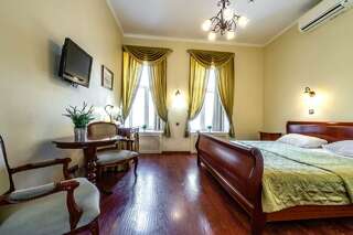 Гостиница Времена года Санкт-Петербург Номер улучшенный с 1 двуспальной кроватью-2