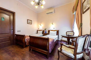 Гостиница Времена года Санкт-Петербург Улучшенный двухместный номер с 2 отдельными кроватями-5